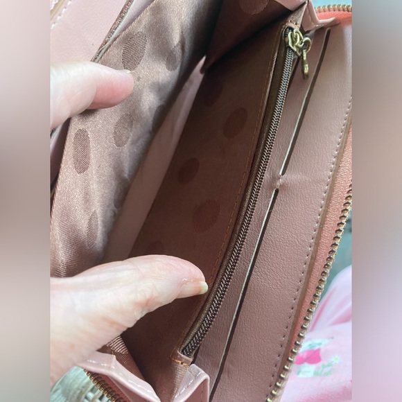 NWOT FOREVER YOUNG ZIP WALLET - Picture 6 of 10